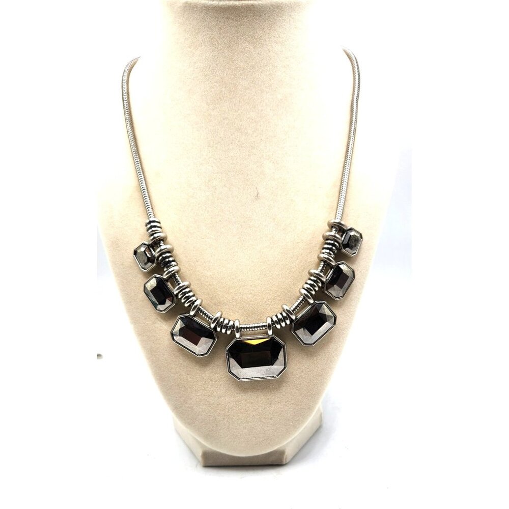 Paparazzi Necklaces - Urban Extravagance - Silver